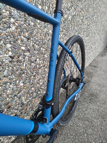 Used Fuji Jari 2.1 2022 Road & Gravel, Blue — image 3 of 7