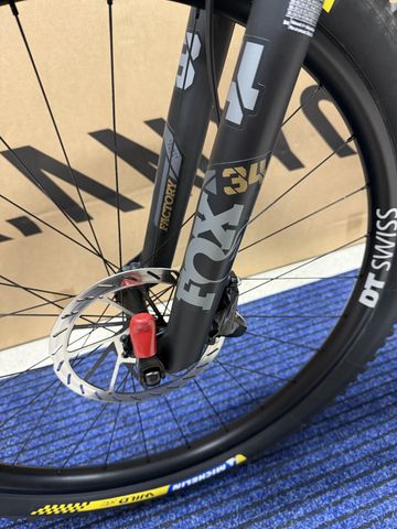 Tweedehands Canyon Neuron CF 9 SL 2024 2024 Mountainbike — afbeelding 10 van 43
