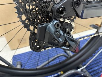 Tweedehands Canyon Neuron CF 9 SL 2024 2024 Mountainbike — afbeelding 5 van 43