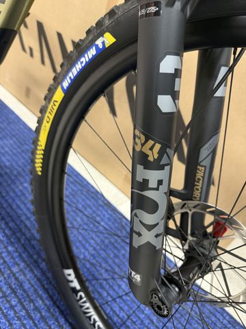 Tweedehands Canyon Neuron CF 9 SL 2024 2024 Mountainbike — afbeelding 15 van 43