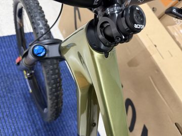 Tweedehands Canyon Neuron CF 9 SL 2024 2024 Mountainbike — afbeelding 3 van 43