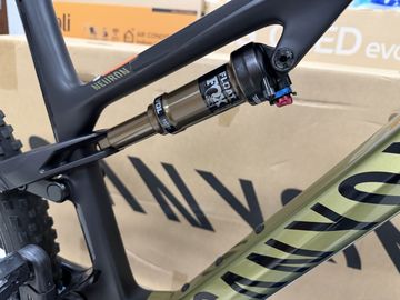 Tweedehands Canyon Neuron CF 9 SL 2024 2024 Mountainbike — afbeelding 26 van 43