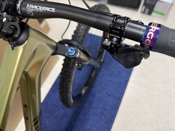 Tweedehands Canyon Neuron CF 9 SL 2024 2024 Mountainbike — afbeelding 32 van 43