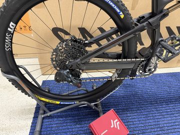 Tweedehands Canyon Neuron CF 9 SL 2024 2024 Mountainbike — afbeelding 2 van 43