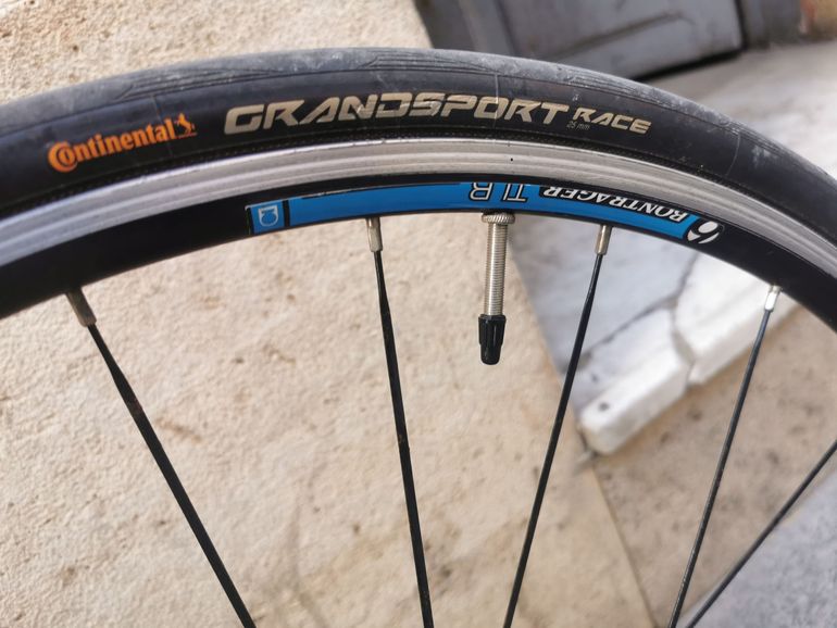 Used Trek Domane 2.3 Compact 2015 2015 Road & Gravel — image 10 of 11