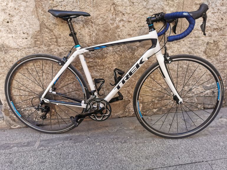 Used Trek Domane 2.3 Compact 2015 2015 Road & Gravel — image 1 of 11