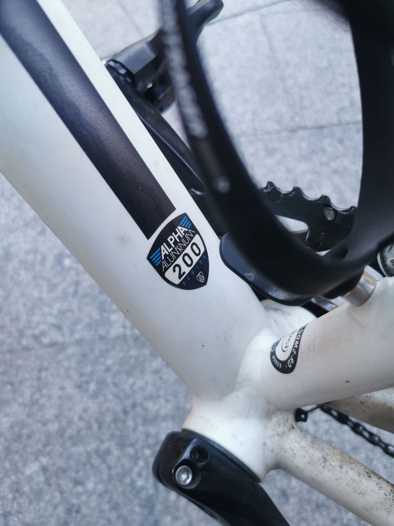 Used Trek Domane 2.3 Compact 2015 2015 Road & Gravel — image 9 of 11