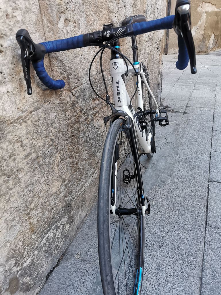Used Trek Domane 2.3 Compact 2015 2015 Road & Gravel — image 8 of 11