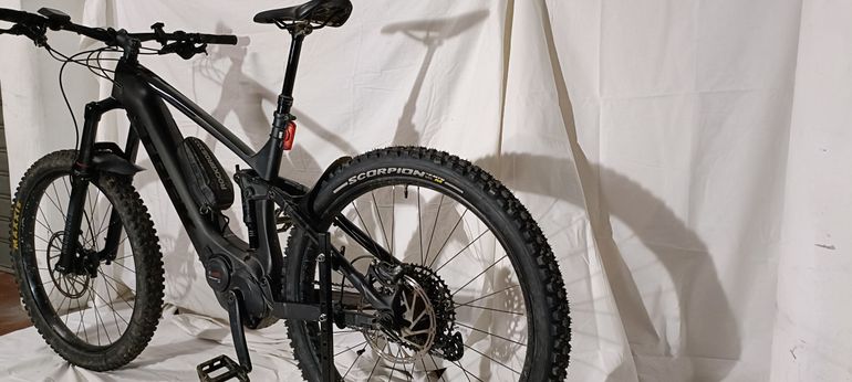 Used Trek Powerfly LT 9.7 Plus 2019 2019 Mountainbike — image 2 of 7