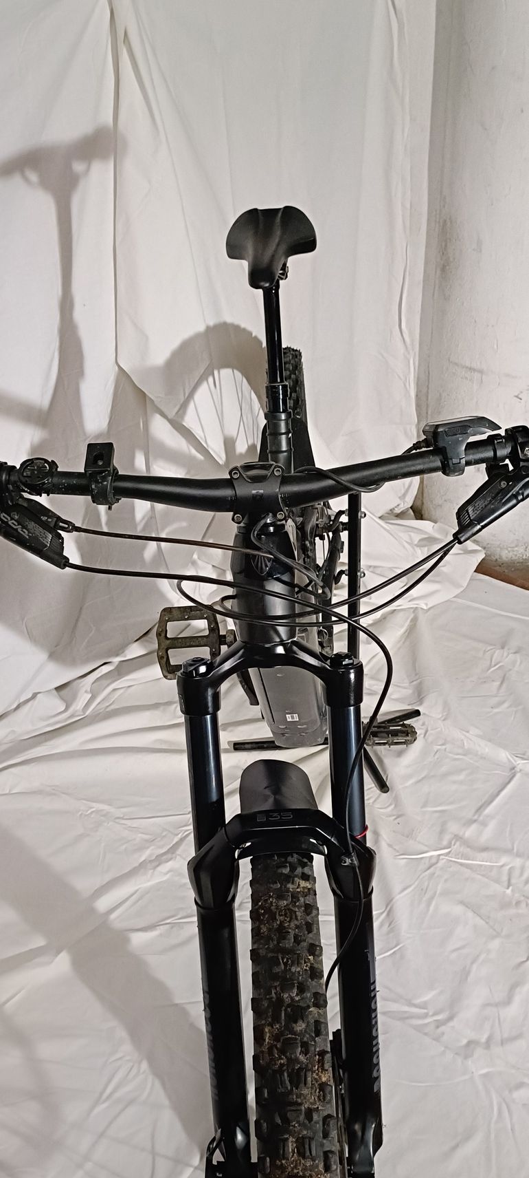 Used Trek Powerfly LT 9.7 Plus 2019 2019 Mountainbike — image 7 of 7