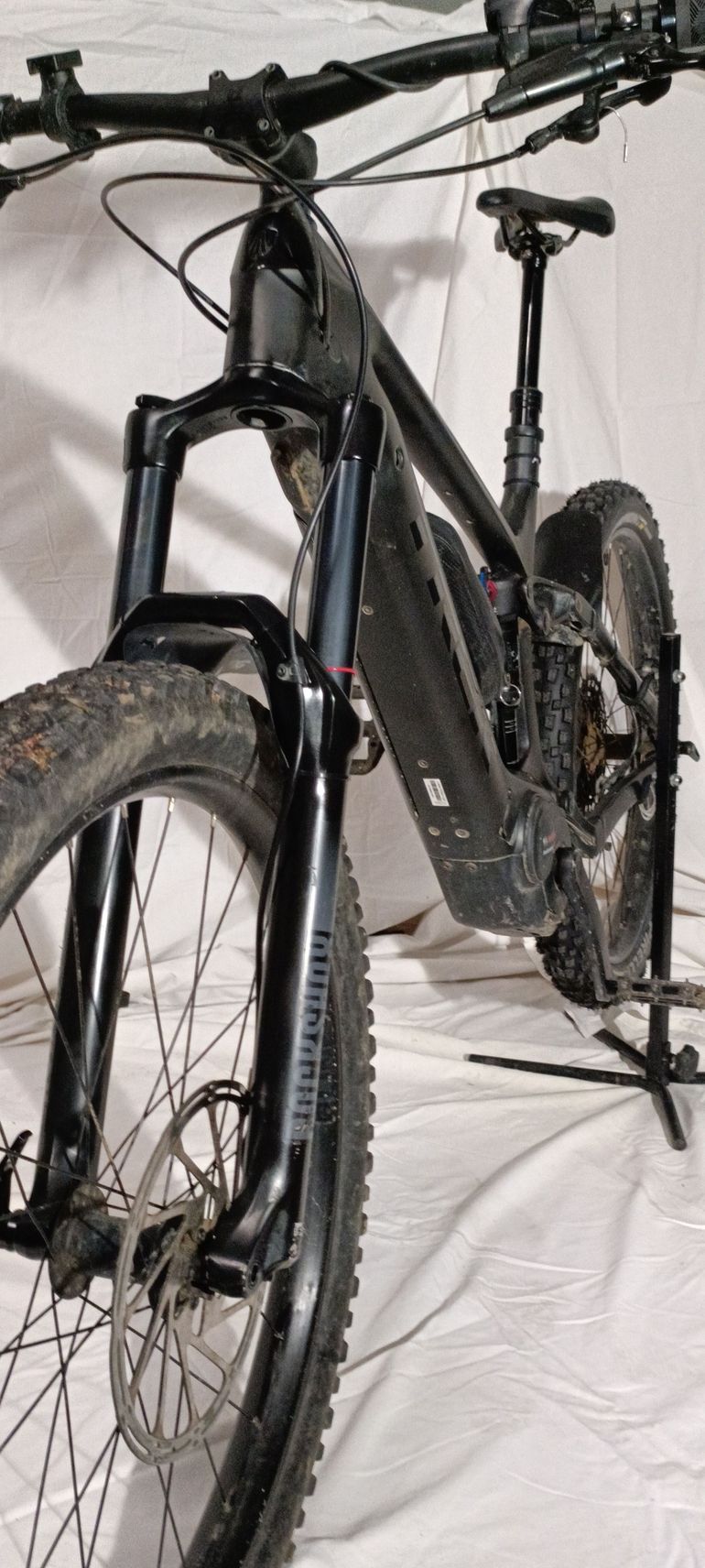 Used Trek Powerfly LT 9.7 Plus 2019 2019 Mountainbike — image 4 of 7