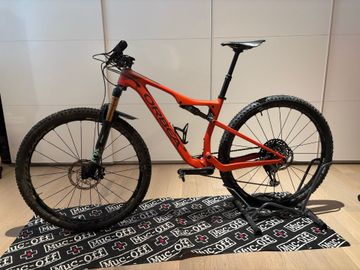 Gebrauchtes Orbea Oiz SRAM X01 Eagle AXS 2021 Mountainbike, Orange — Bild 1 von 10