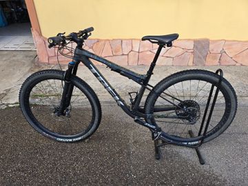 Tweedehands Trek Supercaliber 9.8 sram 2023 Mountainbike — afbeelding 9 van 15