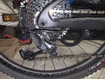 Tweedehands Trek Supercaliber 9.8 sram 2023 Mountainbike — afbeelding 3 van 15