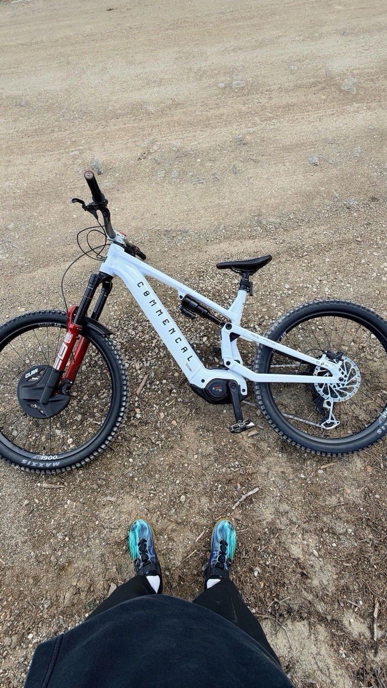 Used Commencal META POWER Sram Eagle Transmission GX 2026 Mountainbike, White, Mixed — image 10 of 10