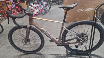 Orbea TERRA M30TEAM 2026 2026 Road & Gravel usato, Grigio chiaro — immagine 10 di 13
