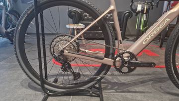 Orbea TERRA M30TEAM 2026 2026 Road & Gravel usato, Grigio chiaro — immagine 5 di 13