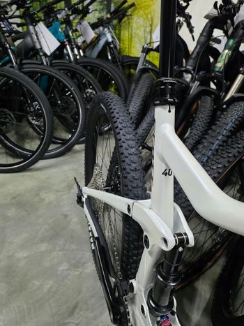 Used Scott Genius 940 2022 2022 Mountainbike, White, 29 — image 4 of 6