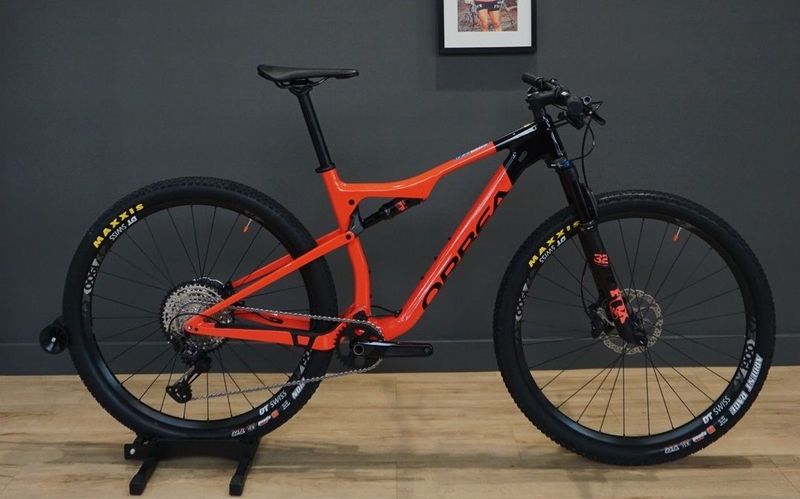 Gebrauchtes Orbea OIZ M30 2022 2022 Mountainbike, Rot, 29 — Bild 1 von 5