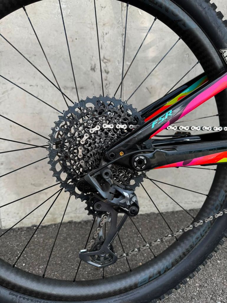 Specialized Enduro SRAM X01 Eagle 2019 Mountainbike usato, Nero — immagine 11 di 13