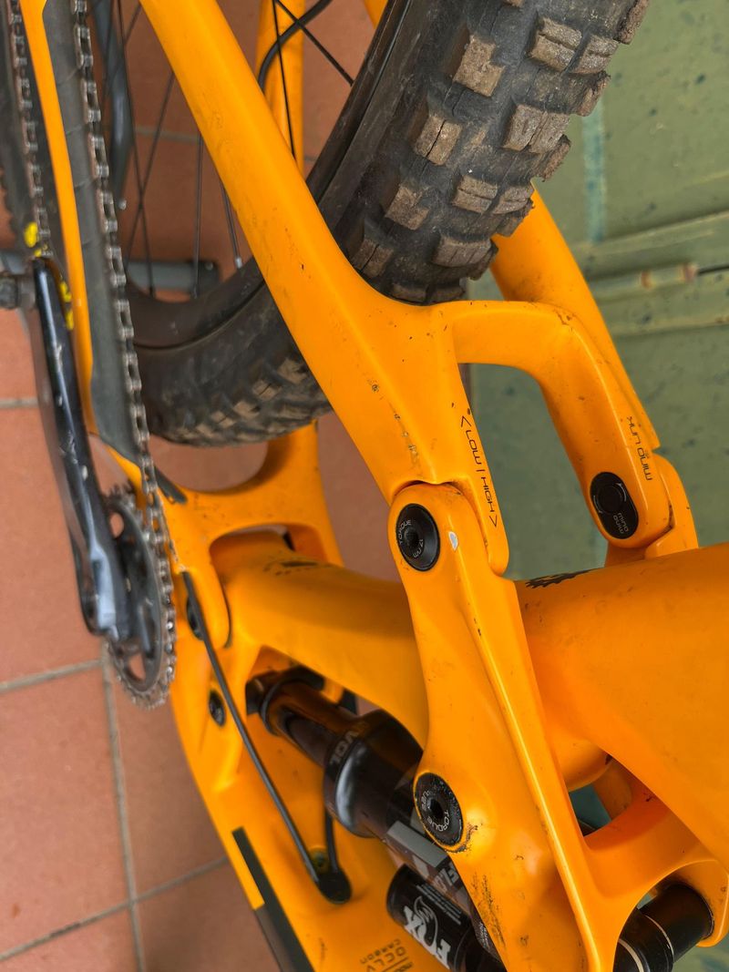 Trek Remedy 9.8 2022 Mountainbike usato, Arancione — immagine 13 di 13