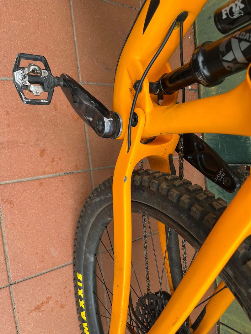 Trek Remedy 9.8 2022 Mountainbike usato, Arancione — immagine 8 di 13