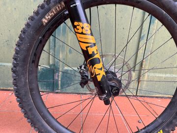 Trek Remedy 9.8 2022 Mountainbike usato, Arancione — immagine 12 di 13