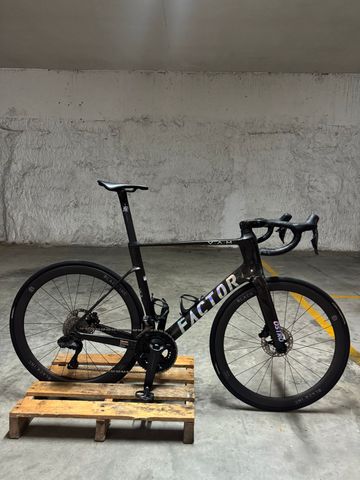 Used Factor Ostro Shimano Ultegra Di2 2023 Road & Gravel