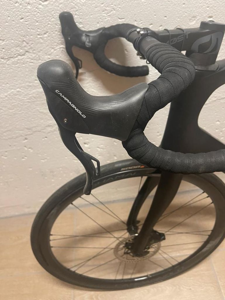 Used Pinarello Dogma F Super Record Disc 2025 Road & Gravel, Blau — image 10 of 20