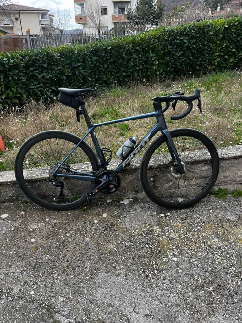 Giant TCR Advanced Pro 0 Di2 2025 2025 Road & Gravel d'occasion — image 1 sur 4