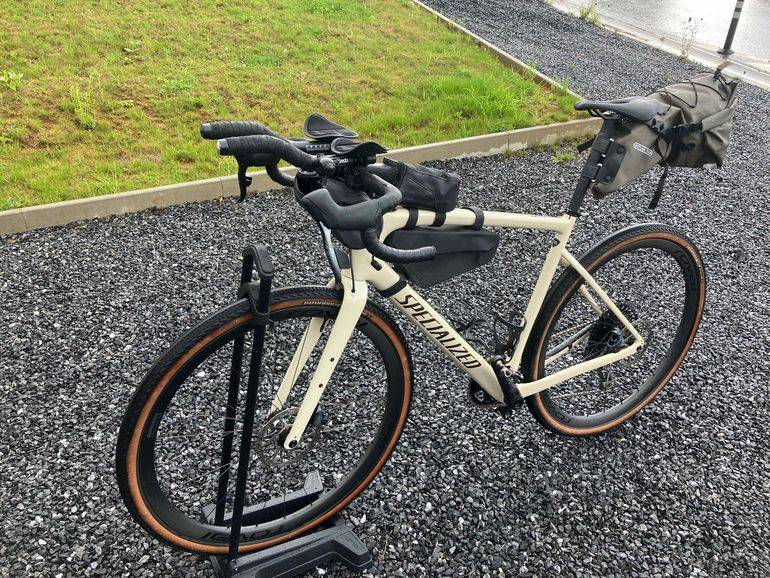 Used Specialized Diverge Pro Carbon 2022 2022 Road & Gravel, Weiß — image 3 of 8
