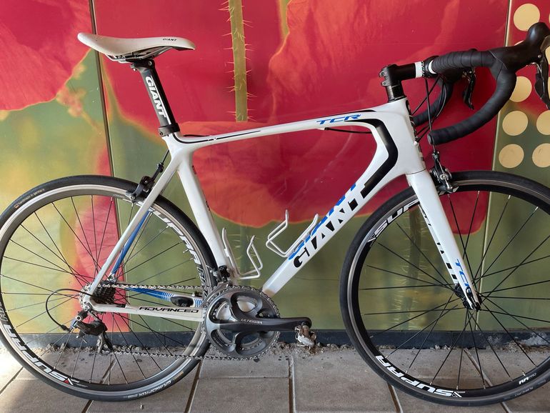 Used Giant TCR Advanced 1 2013 2013 Road & Gravel, White — image 1 of 21