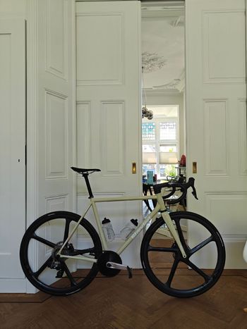 Standert, Triebwerk SRAM Rival eTap AXS