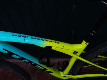 Used Trek Supercaliber 9.7 2020 2020 Mountainbike, Green, 29 — image 2 of 3