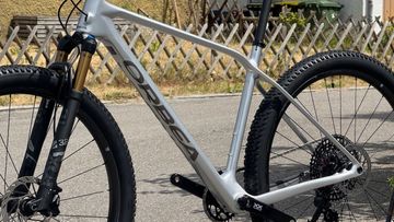 Gebrauchtes Orbea ALMA M LTD 2024 2024 Mountainbike, Hellgrau, 29 — Bild 3 von 20