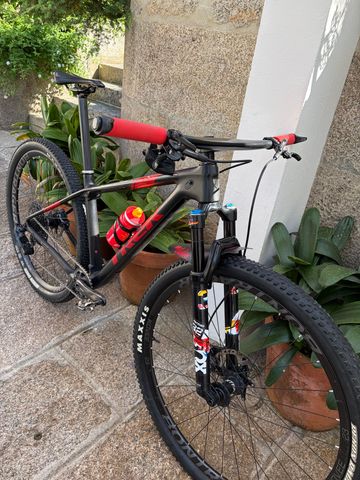 Used Trek Procaliber SRAM GX Eagle AXS 2017 Mountainbike, Black — image 4 of 11