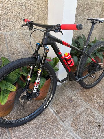 Used Trek Procaliber SRAM GX Eagle AXS 2017 Mountainbike, Black — image 9 of 11
