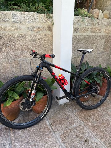 Used Trek Procaliber SRAM GX Eagle AXS 2017 Mountainbike, Black — image 8 of 11