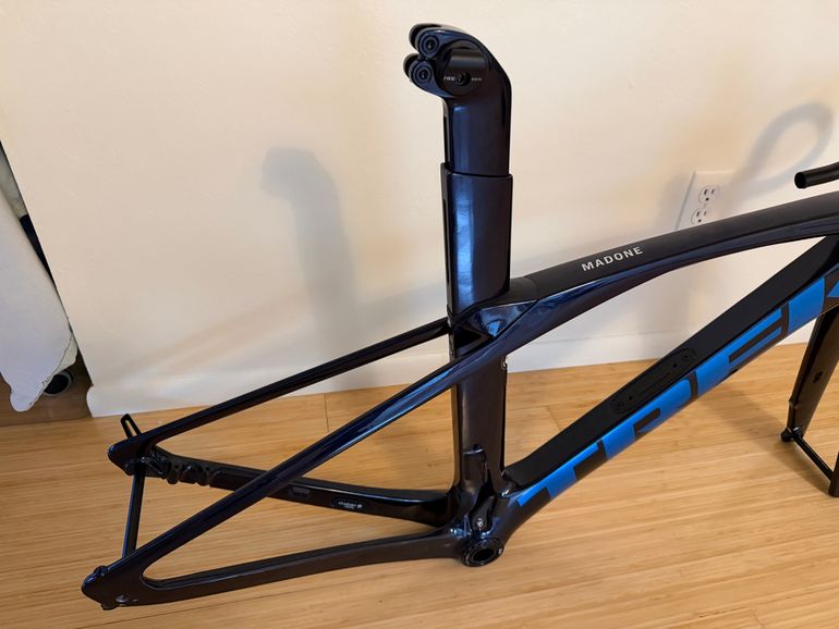 Used Trek Madone SL Disc  Gen 6 Frameset 2021 Road & Gravel, Black — image 5 of 5