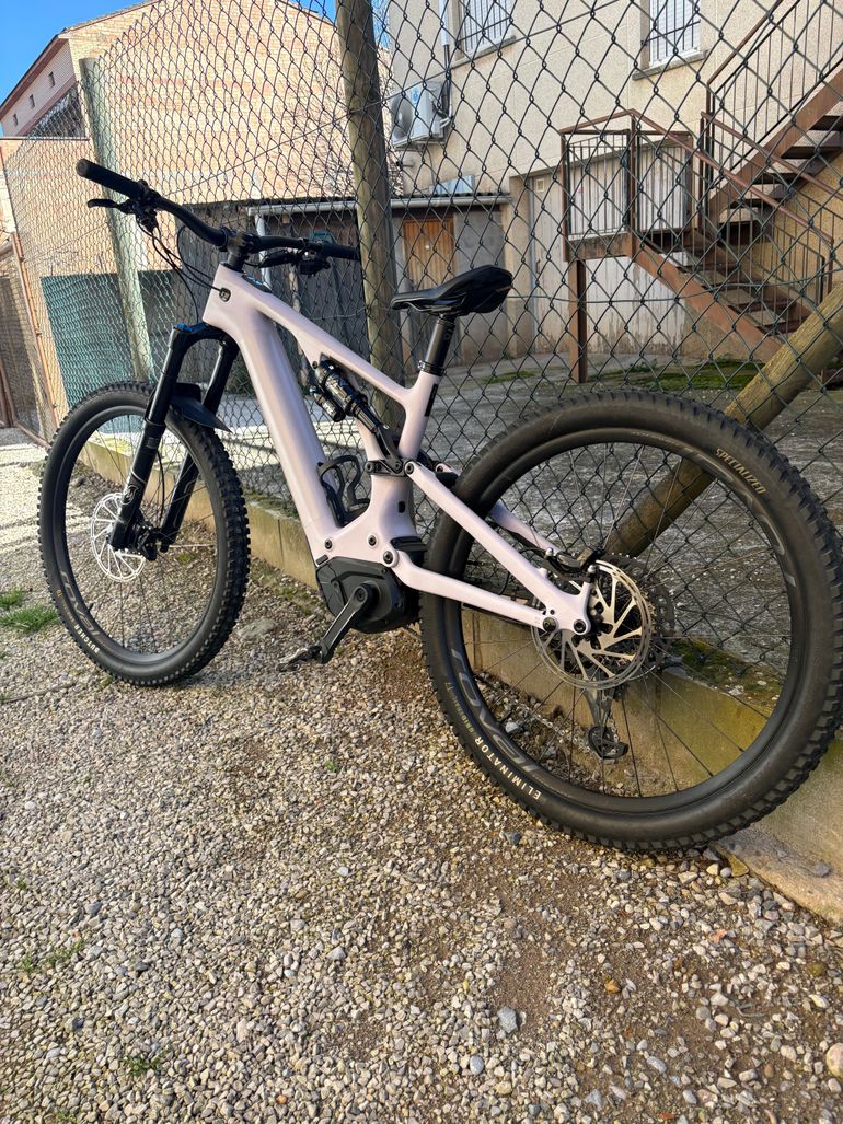 Used Specialized Turbo Levo Carbon Ltd Lll 2024 Mountainbike — image 13 of 17