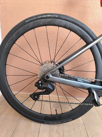Used Scott Addict 30 2025 2025 Road & Gravel — image 3 of 7