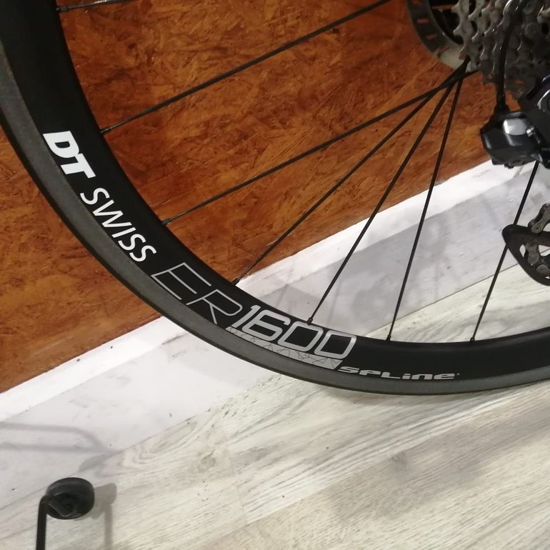 Used Pinarello Dogma Shimano Ultegra Di2 2018 Road & Gravel, Rot — image 7 of 8