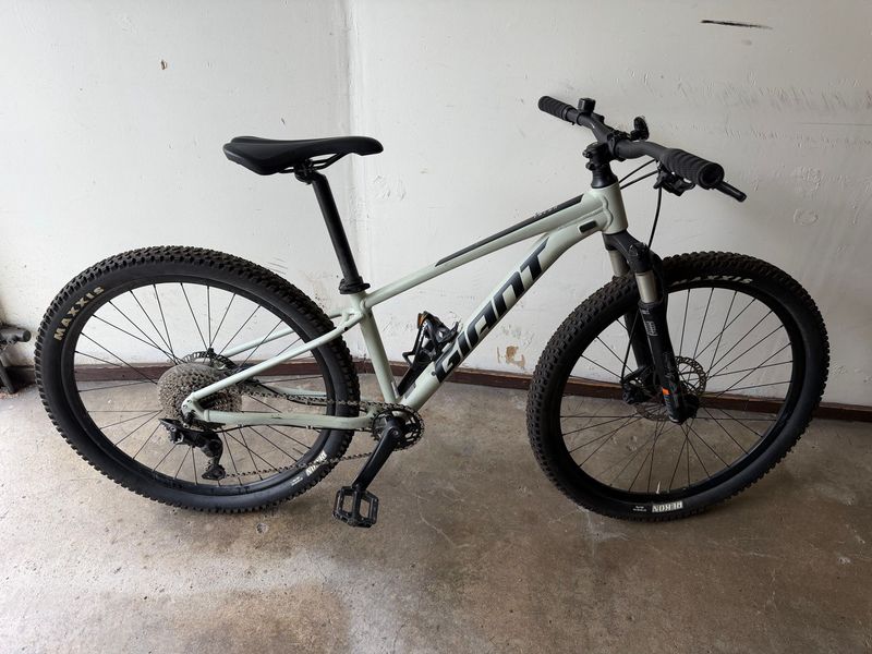 Used Giant Talon 1 2020 2020 MTB