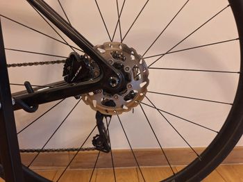 Used Specialized Tarmac SL6 Sport 2023 2023 Road & Gravel, Black — image 4 of 7