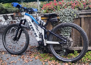 Gebrauchtes Trek Powerfly 7 Equipped Gen 2 2022 2022 Mountainbike, Blau, 27.5, 29 — Bild 4 von 4