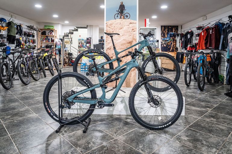 Used Cannondale Habit Carbon 1 2025 2025 Mountainbike — image 1 of 4