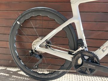 Used Pinarello F5 Shimano 105 Di2 2026 Road & Gravel, White — image 2 of 4