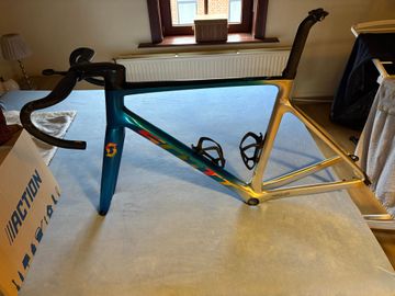 Used Scott Addict RC Ultimate Frameset 2020 Road & Gravel, Blue — image 1 of 12