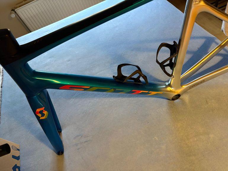 Used Scott Addict RC Ultimate Frameset 2020 Road & Gravel, Blue — image 2 of 12