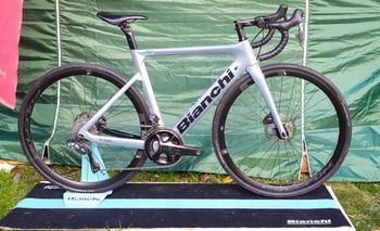 Bianchi, Aria Shimano Ultegra Di2